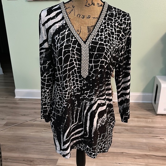 JM Collection Tops - JM Collection Black and White Abstract Blouse